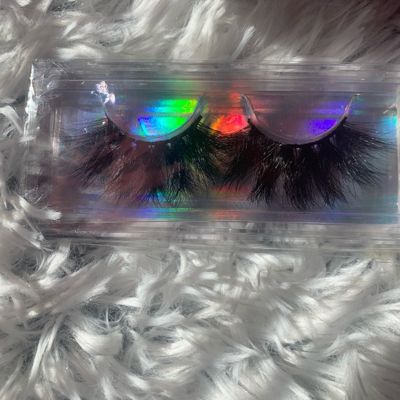 25mm mink lashes - Picture 3 of 3